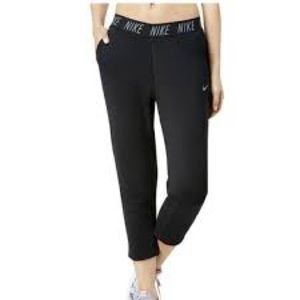 Nike Womens Cropped Training Sweatpants Size Medium in Black